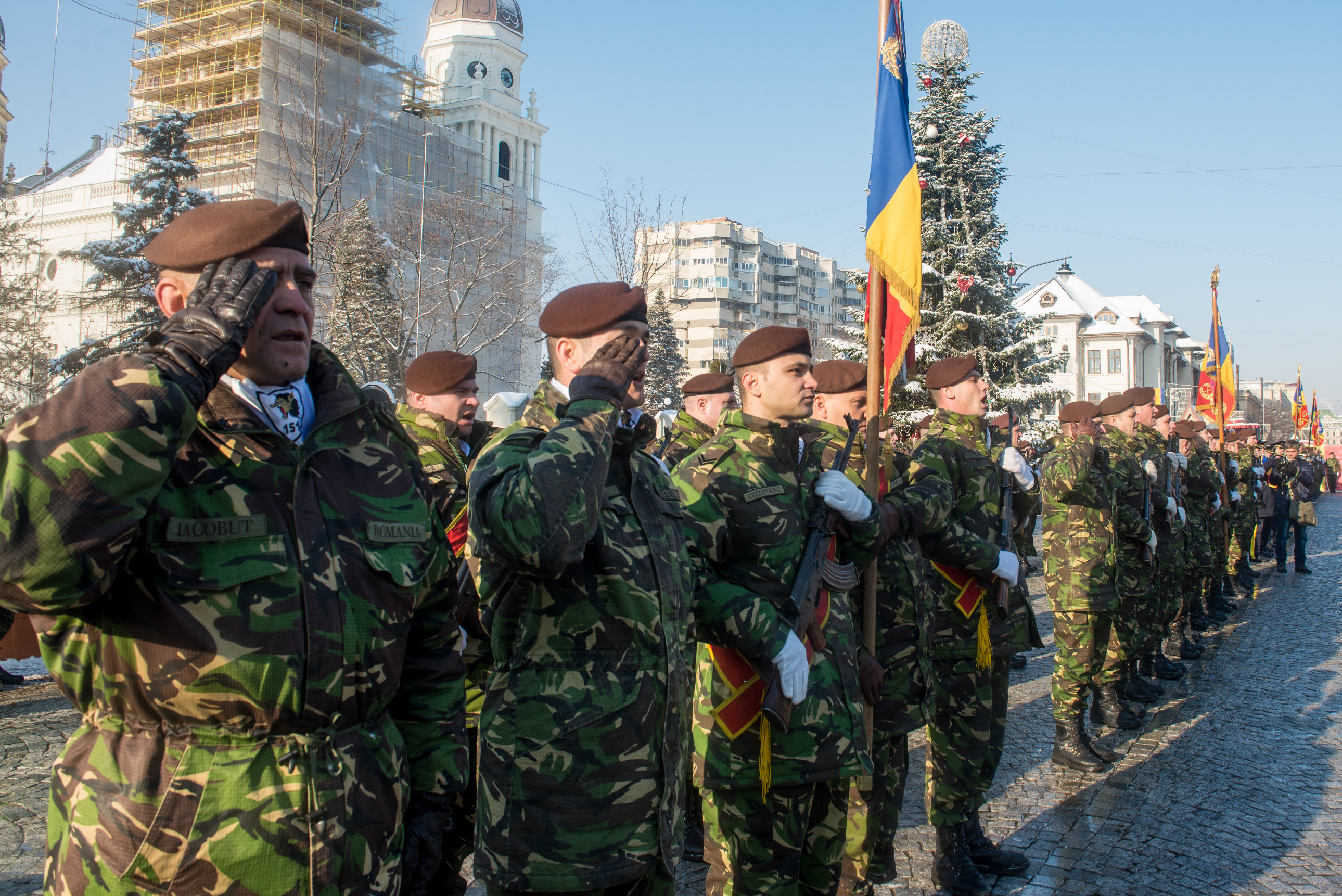 Drapelul de luptă al Brigăzii 15 Mecanizată „Podu Înalt” a fost decorat