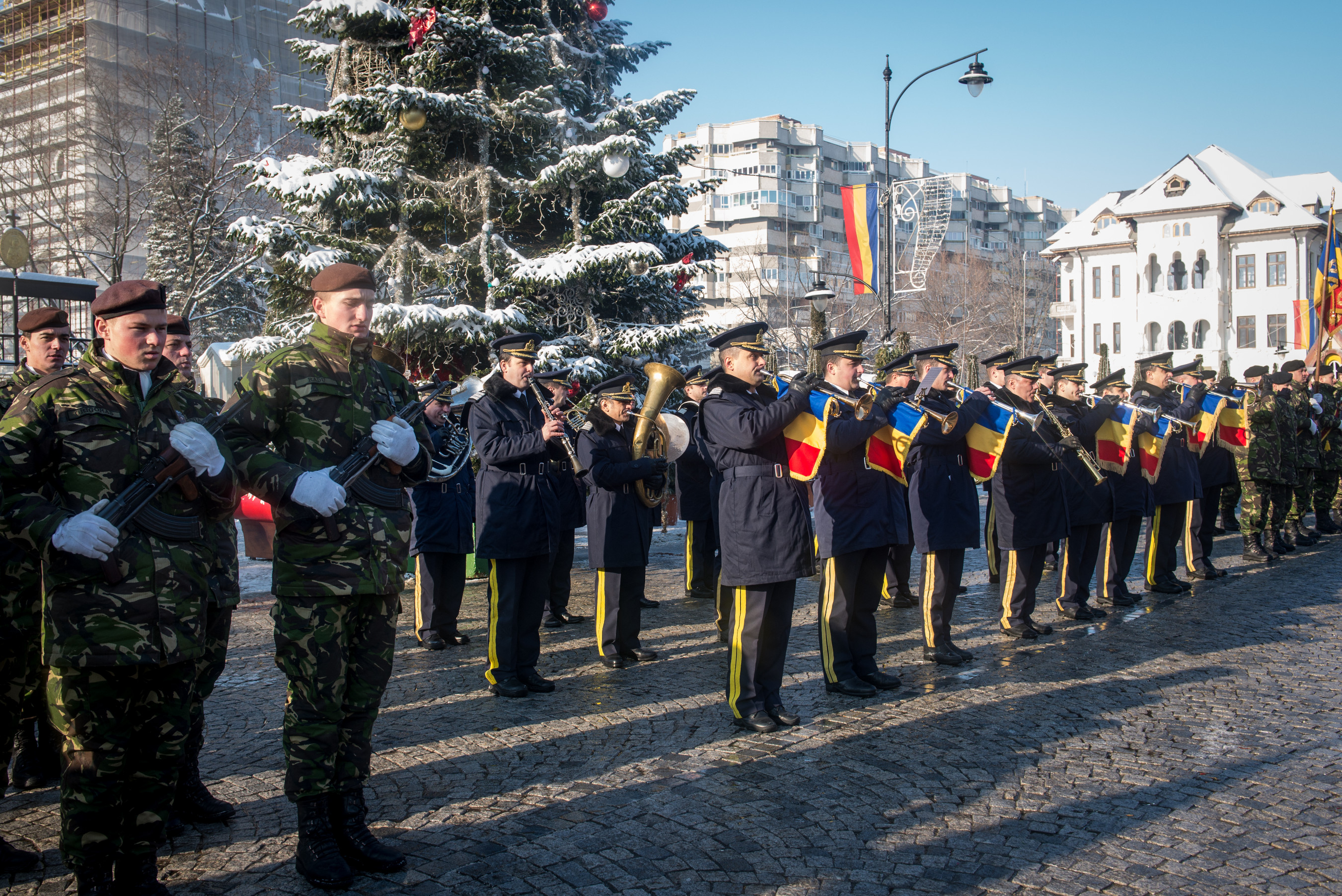Drapelul de luptă al Brigăzii 15 Mecanizată „Podu Înalt” a fost decorat