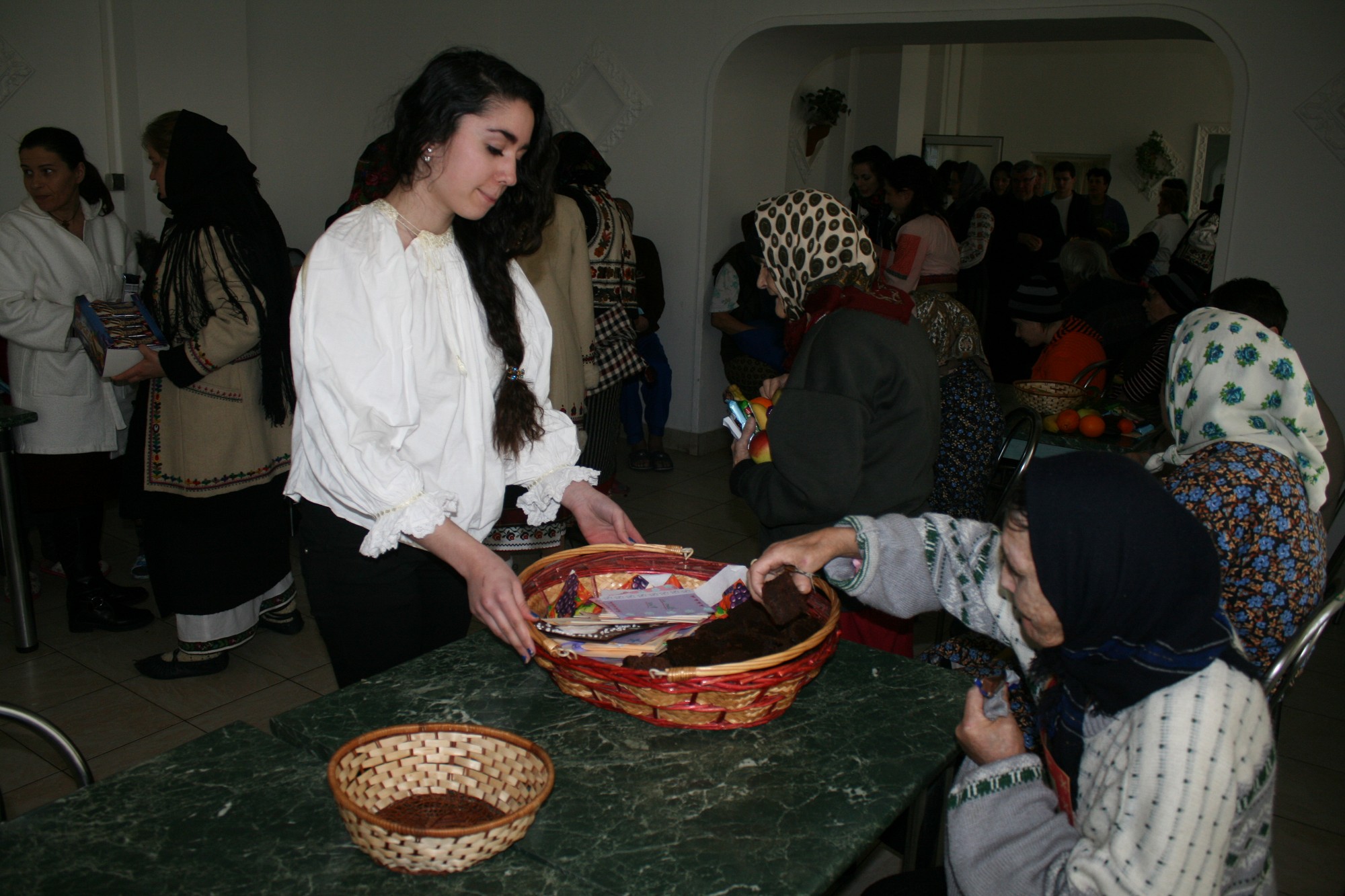 Colinde pentru pacienții de la Oșlobeni