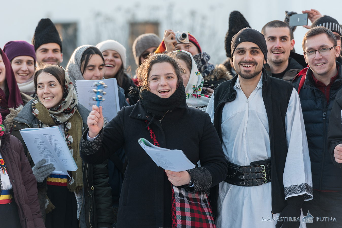 200 de tineri au participat la Tabăra de iarnă de la Mănăstirea Putna