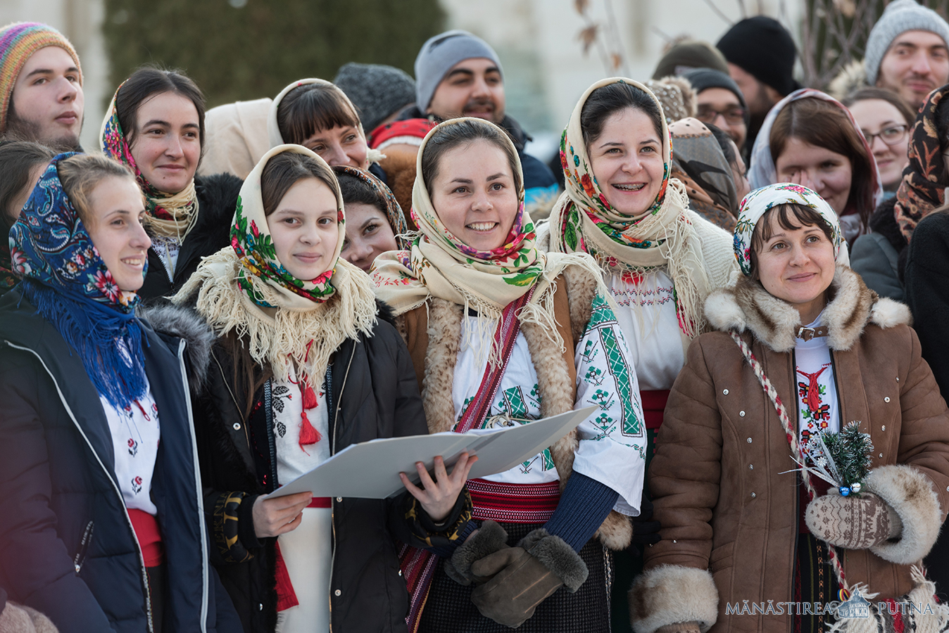 200 de tineri au participat la Tabăra de iarnă de la Mănăstirea Putna