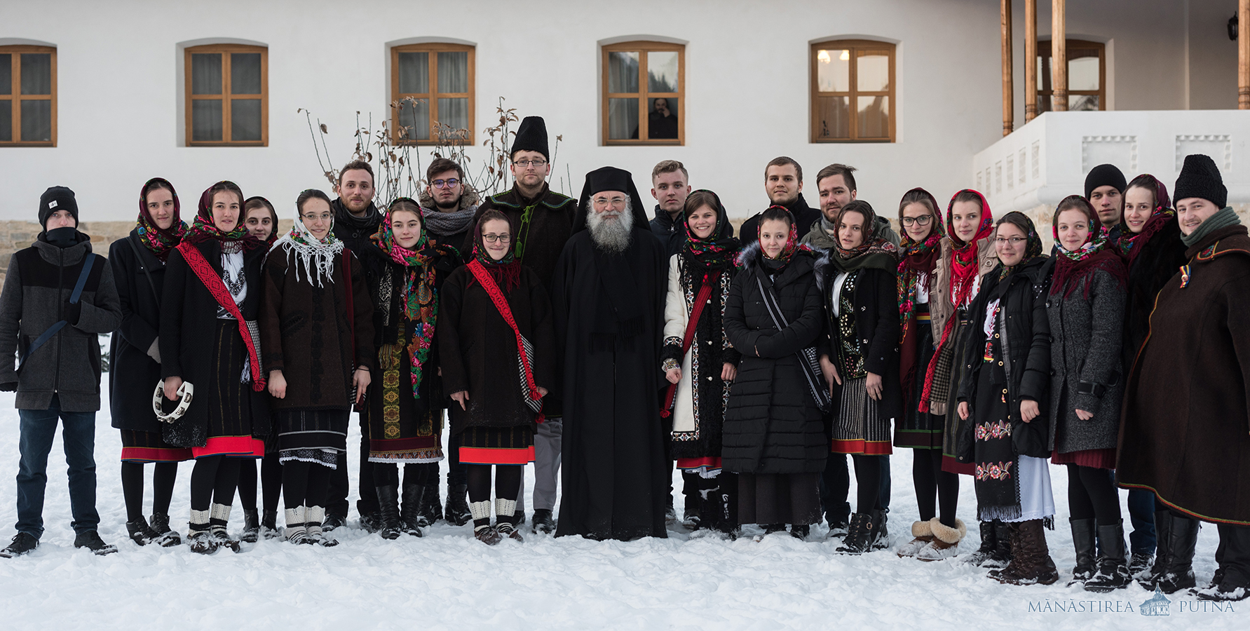 200 de tineri au participat la Tabăra de iarnă de la Mănăstirea Putna