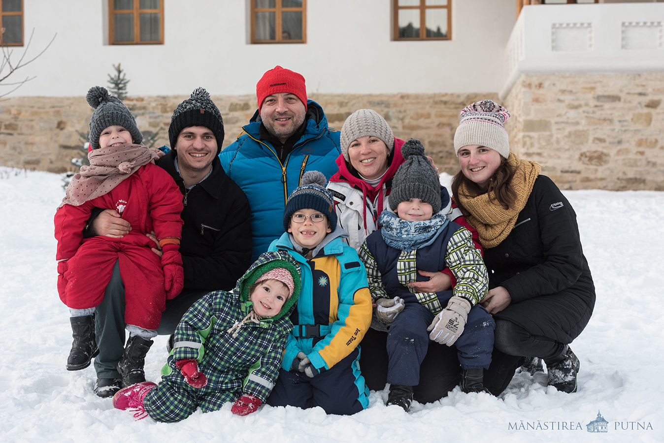 200 de tineri au participat la Tabăra de iarnă de la Mănăstirea Putna