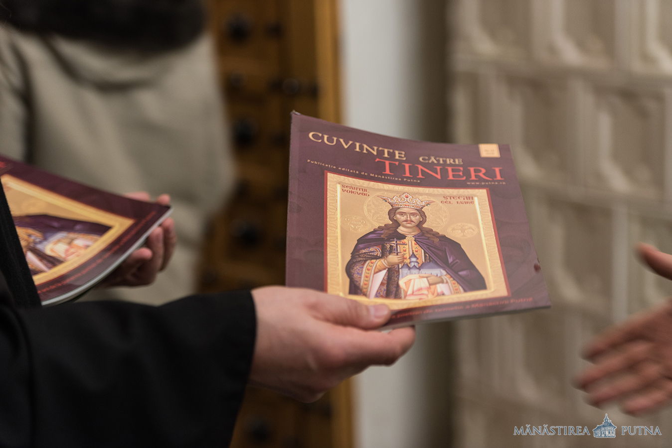 200 de tineri au participat la Tabăra de iarnă de la Mănăstirea Putna