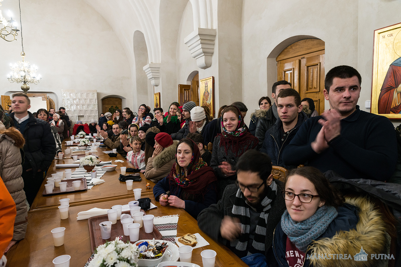 200 de tineri au participat la Tabăra de iarnă de la Mănăstirea Putna