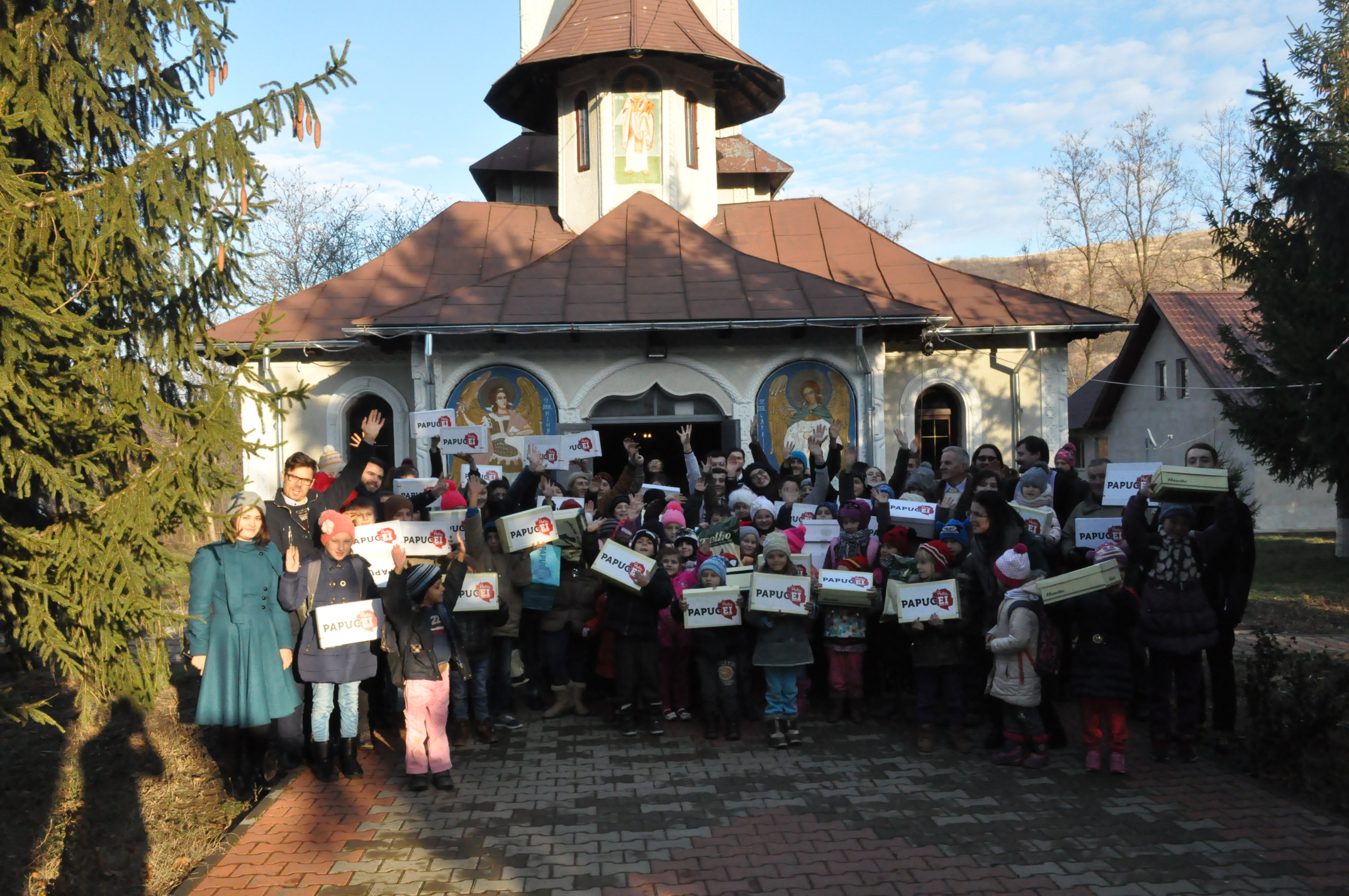 Daruri pentru copiii din Parohia Bohotin