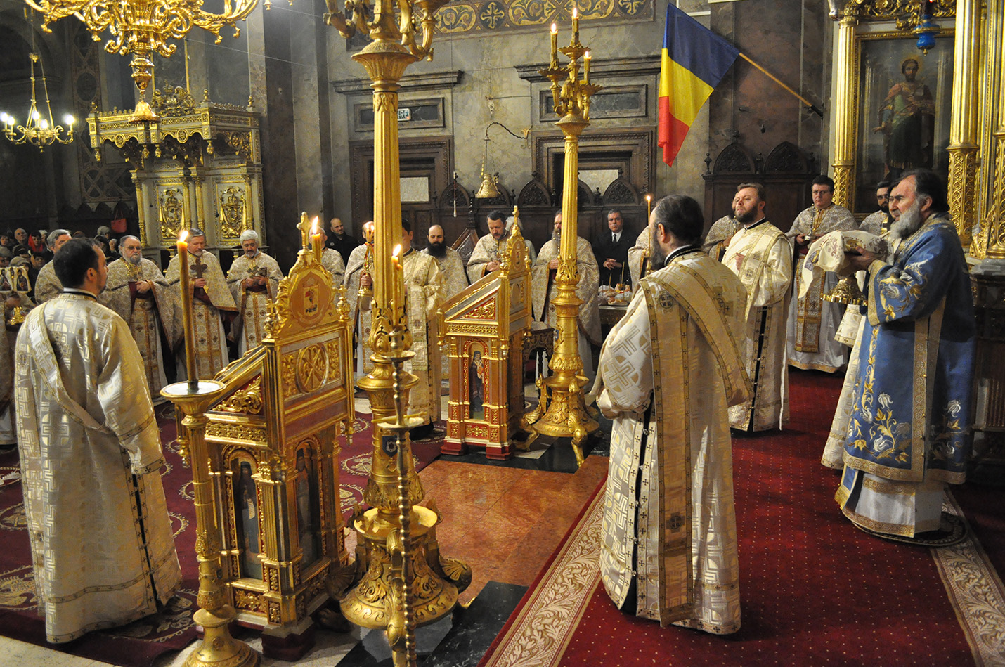 Liturghie arhierească de ziua Sfinţilor Trei Ierarhi, la Catedrala Mitropolitană din Iaşi