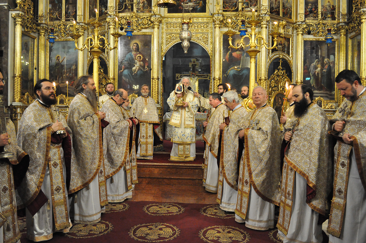Liturghie arhierească de ziua Sfinţilor Trei Ierarhi, la Catedrala Mitropolitană din Iaşi