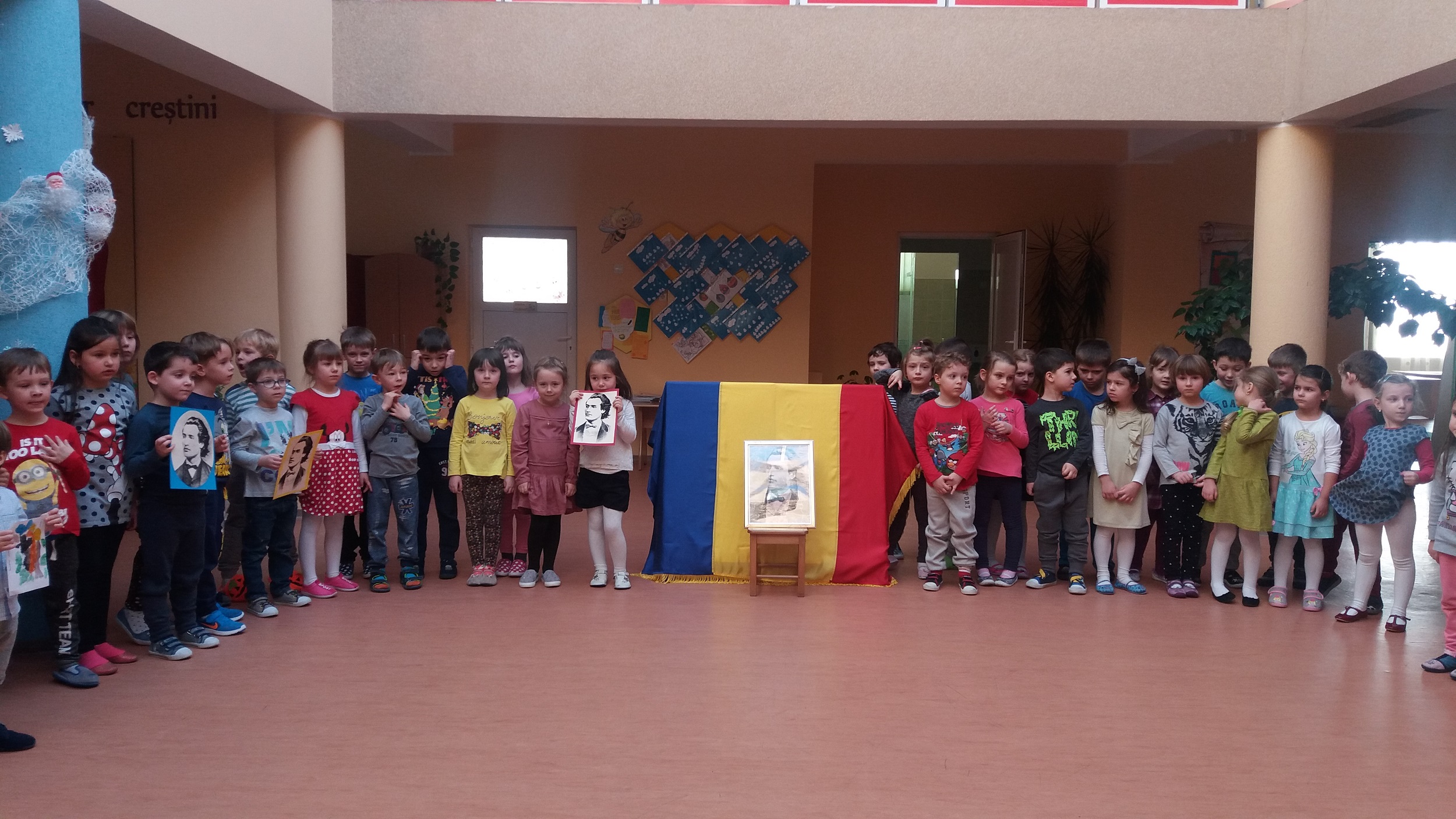 Preșcolarii de la Grădinița „Sfântul Ioan cel Nou de la Suceava” l-au sărbătorit pe Eminescu
