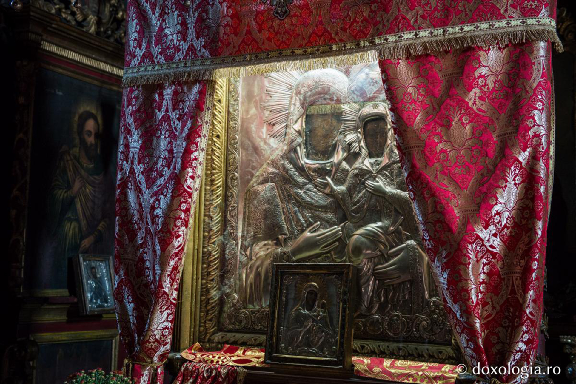 Icoana Maicii Domnului de la Mănăstirea Bistrița