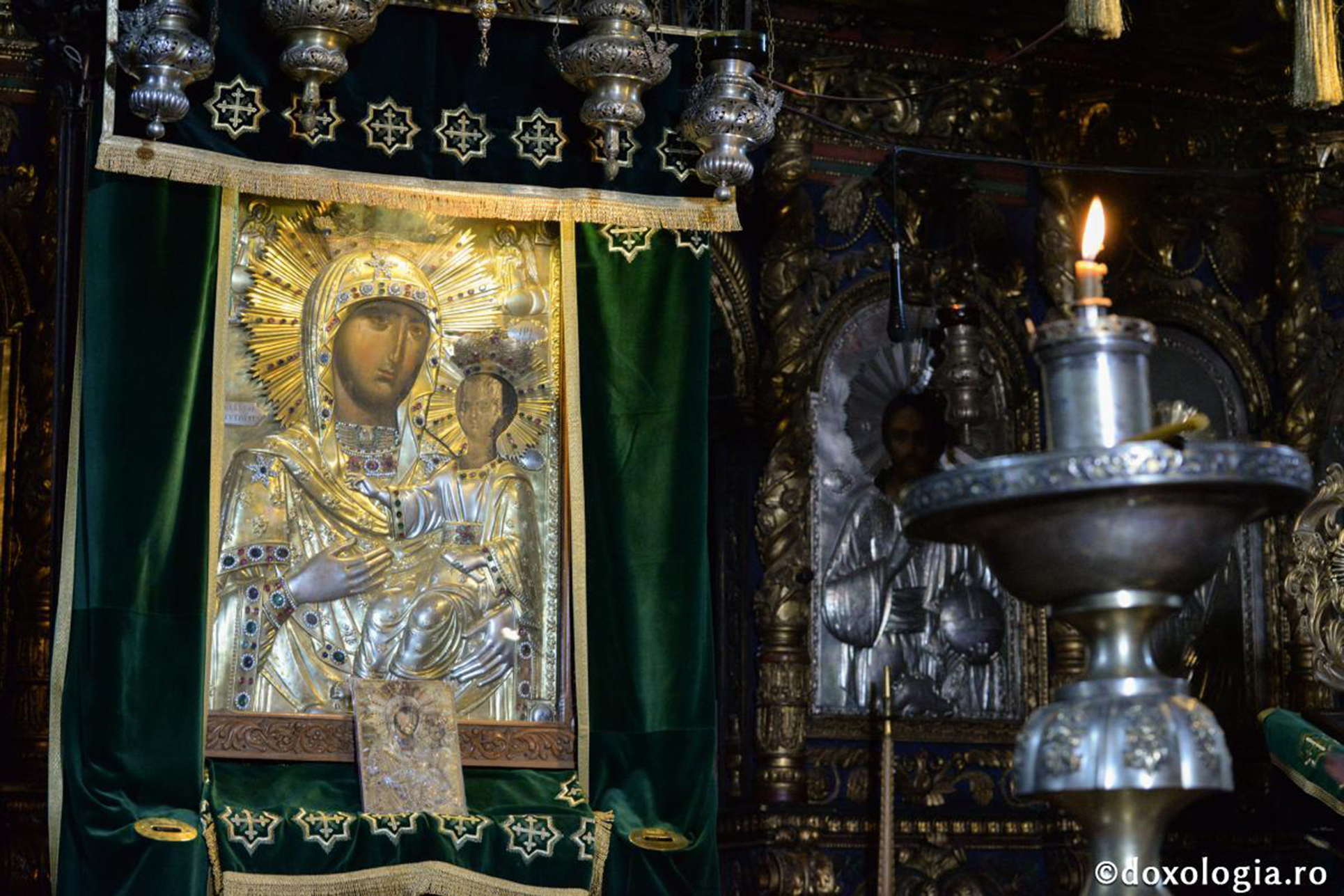 Icoana Maicii Domnului de la Mănăstirea Neamț