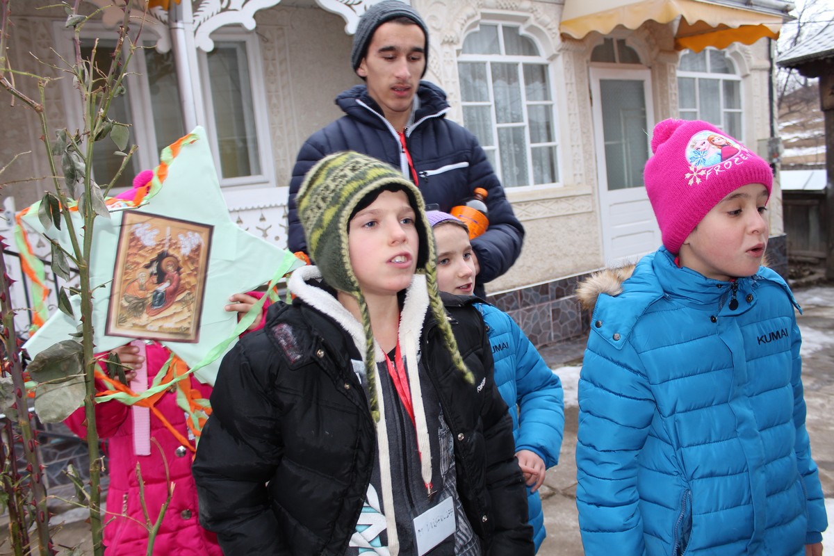 Tabără pentu copiii cu dizabilităţi din Piatra Neamţ