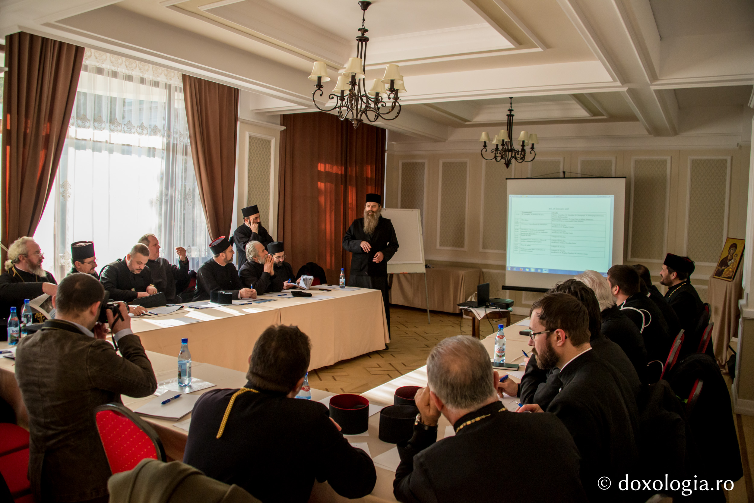 Schimb de experienţe între preoţii din Iaşi şi cei din Basarabia Schimb de experienţe între preoţii din Iaşi şi cei din Basarabia