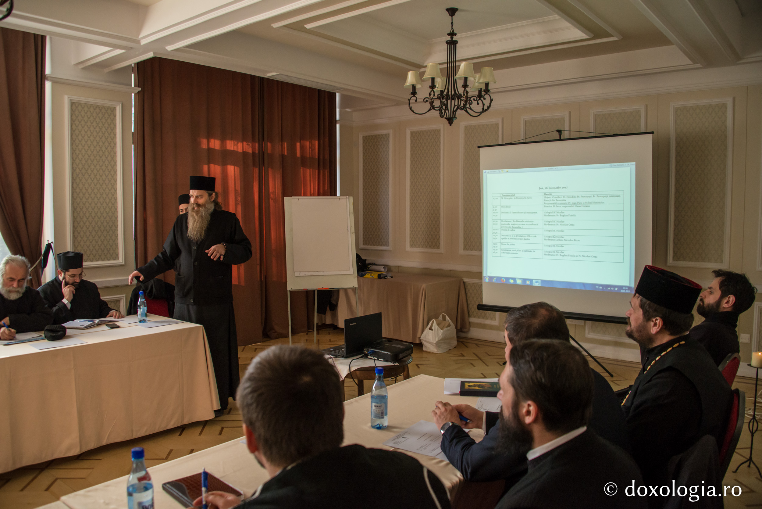 Schimb de experienţe între preoţii din Iaşi şi cei din Basarabia Schimb de experienţe între preoţii din Iaşi şi cei din Basarabia