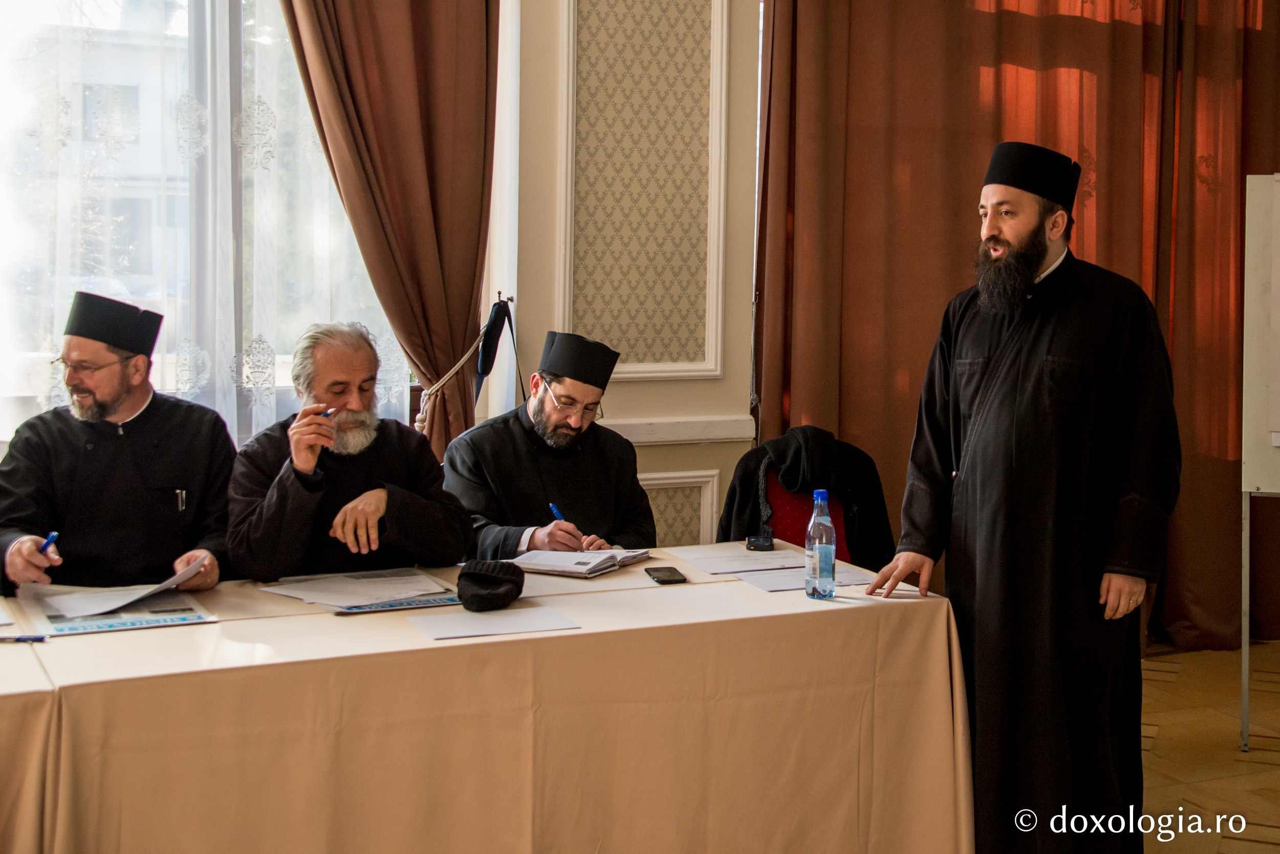 Schimb de experienţe între preoţii din Iaşi şi cei din Basarabia Schimb de experienţe între preoţii din Iaşi şi cei din Basarabia