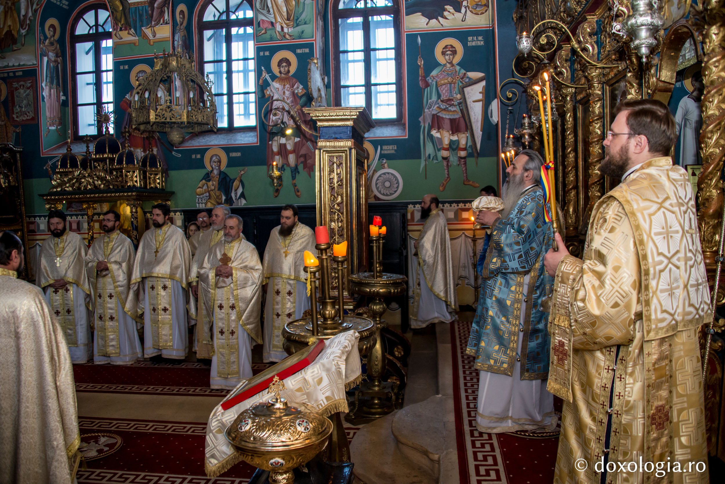 Schimb de experienţe între preoţii din Iaşi şi cei din Basarabia Schimb de experienţe între preoţii din Iaşi şi cei din Basarabia