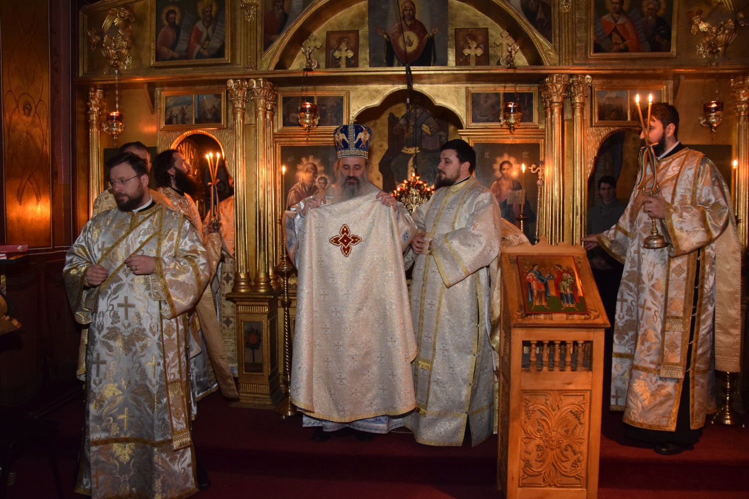 IPS Părinte Mitropolit Teofan, către studenții teologi: „Doar Biserica dă sens vieții”