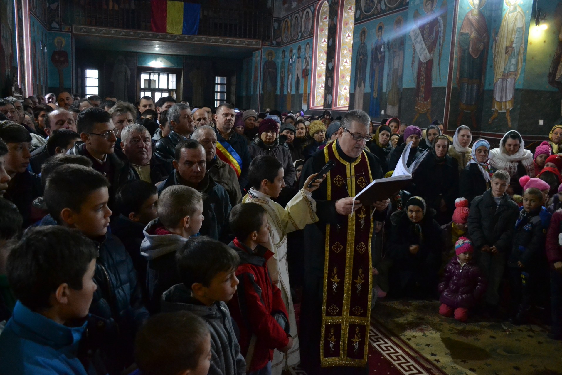 Liturghie și vizită arhierească la Todirești