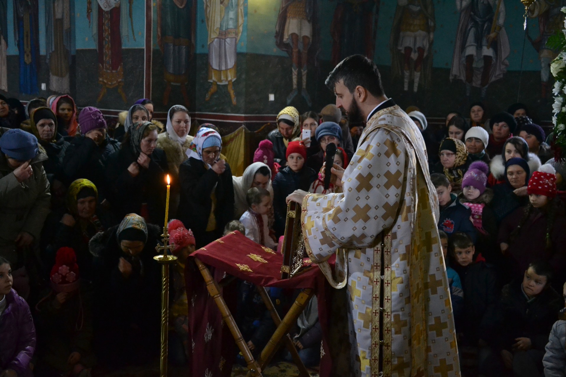 Liturghie și vizită arhierească la Todirești