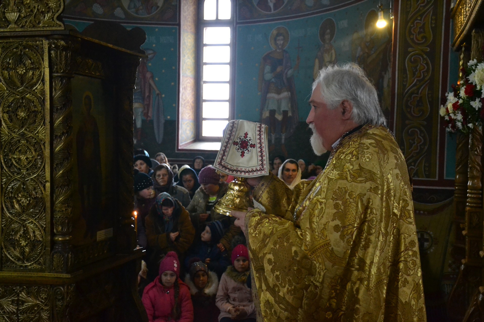 Liturghie și vizită arhierească la Todirești