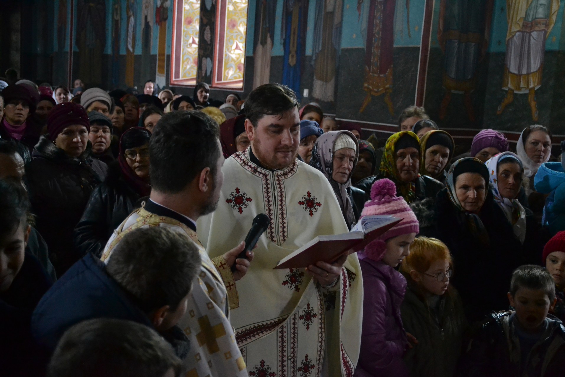 Liturghie și vizită arhierească la Todirești