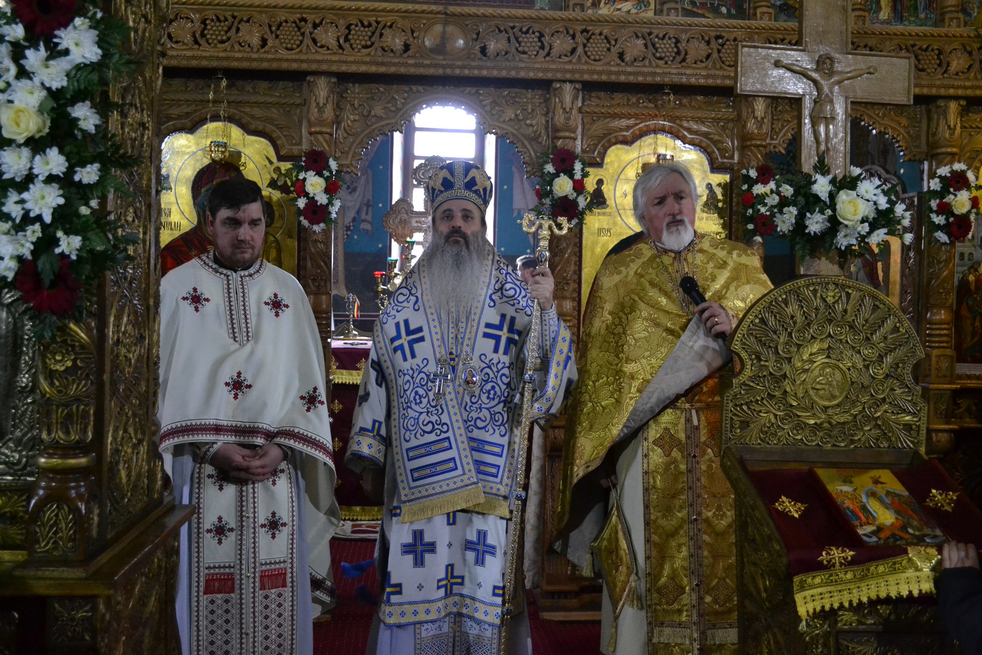 Liturghie și vizită arhierească la Todirești