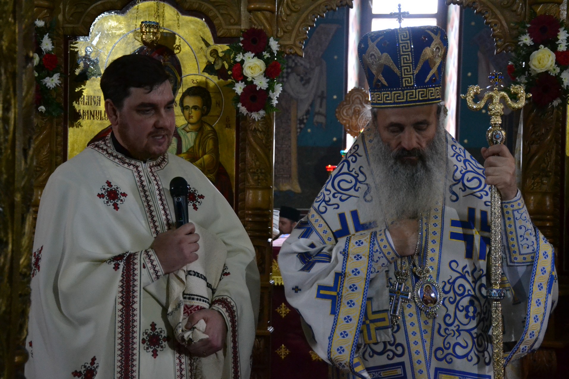 Liturghie și vizită arhierească la Todirești