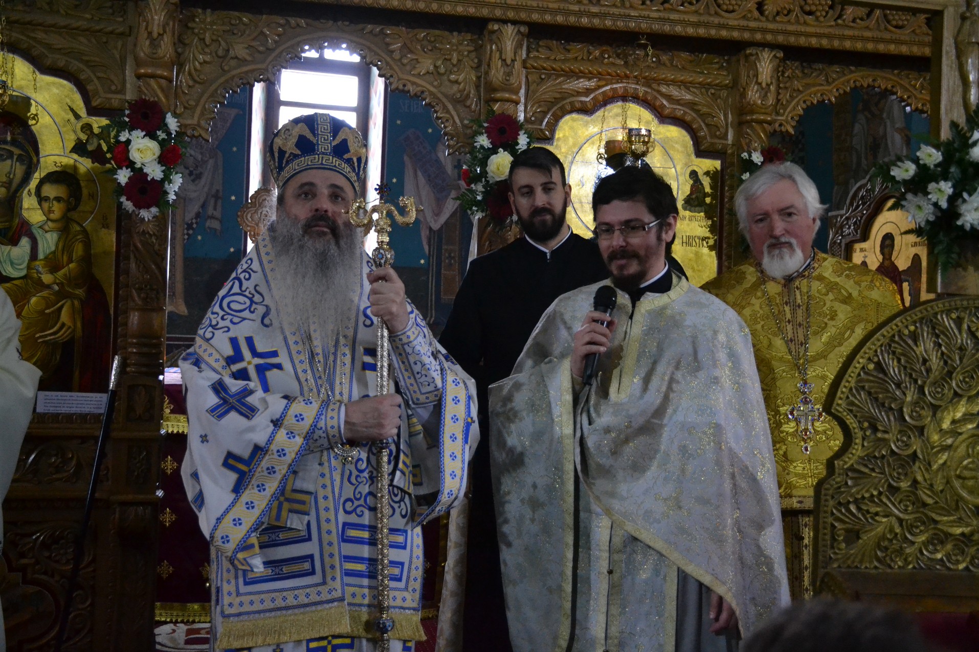 Liturghie și vizită arhierească la Todirești