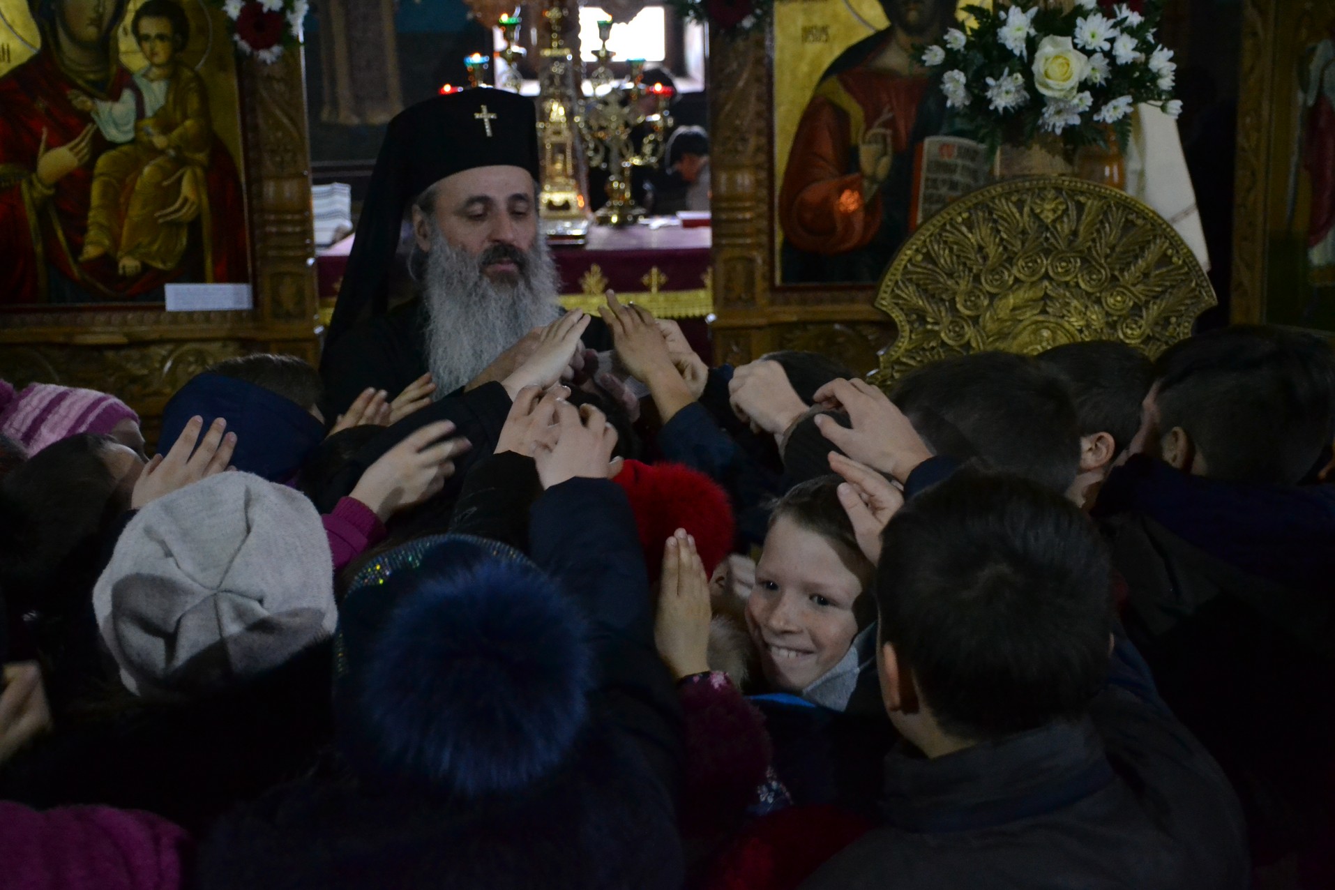 Liturghie și vizită arhierească la Todirești