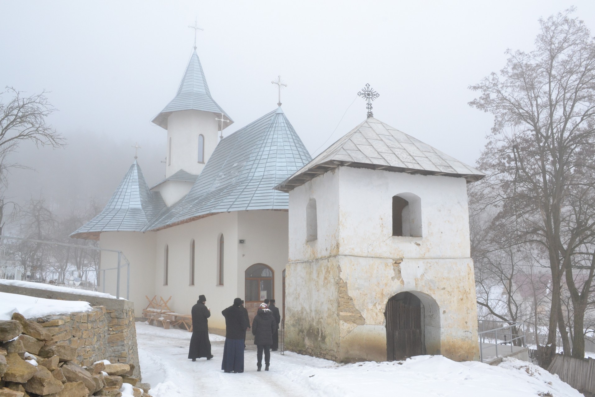 Liturghie și vizită arhierească la Todirești