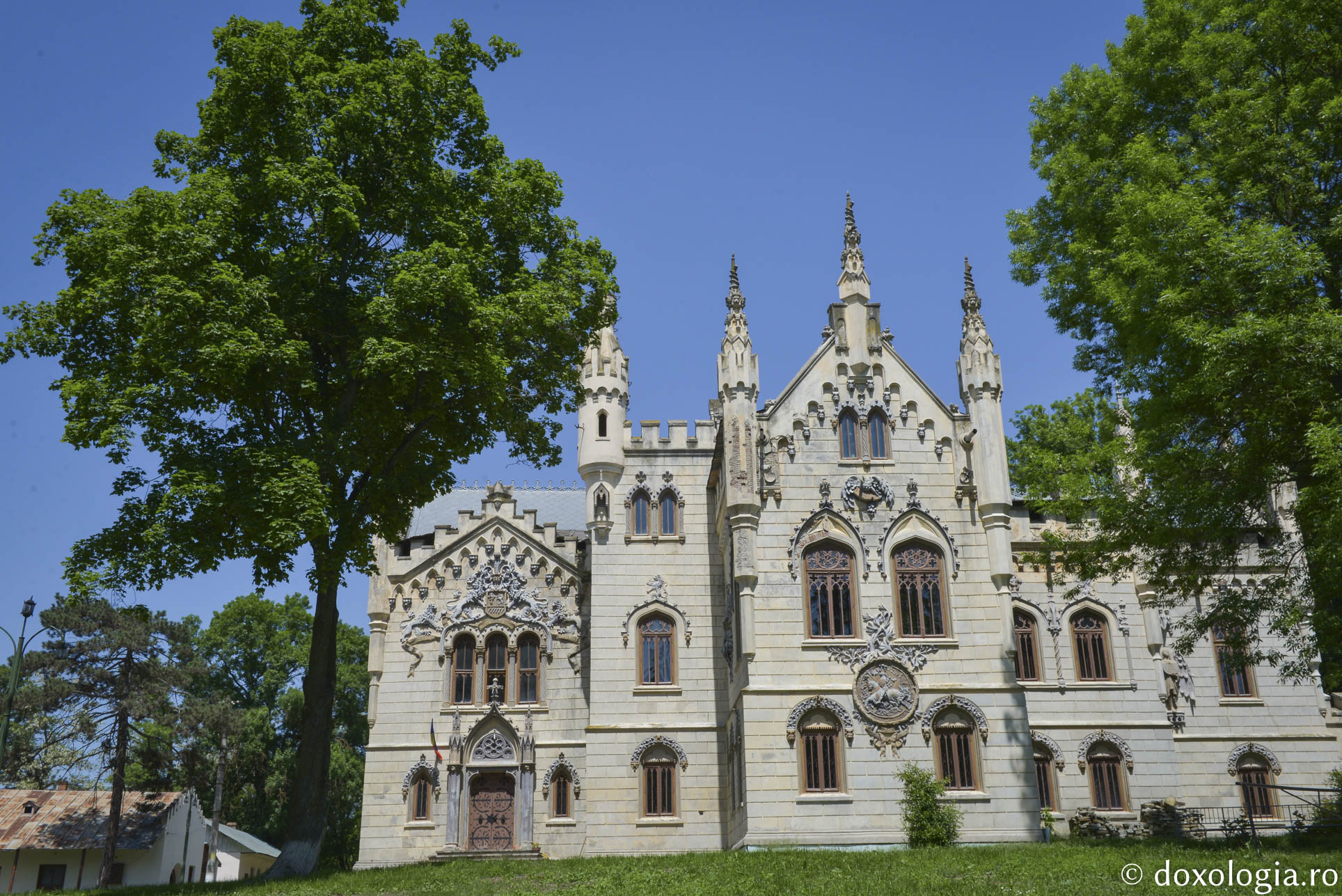 Arhitectura romantică a Castelului de la Miclăușeni