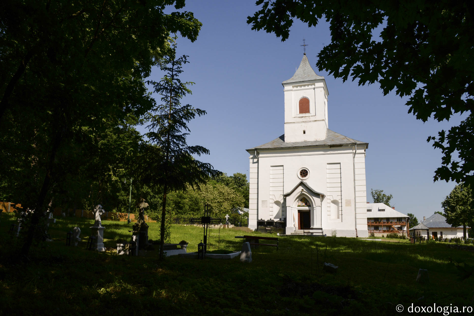 Care este originea numelui Mănăstirii Miclăușeni?