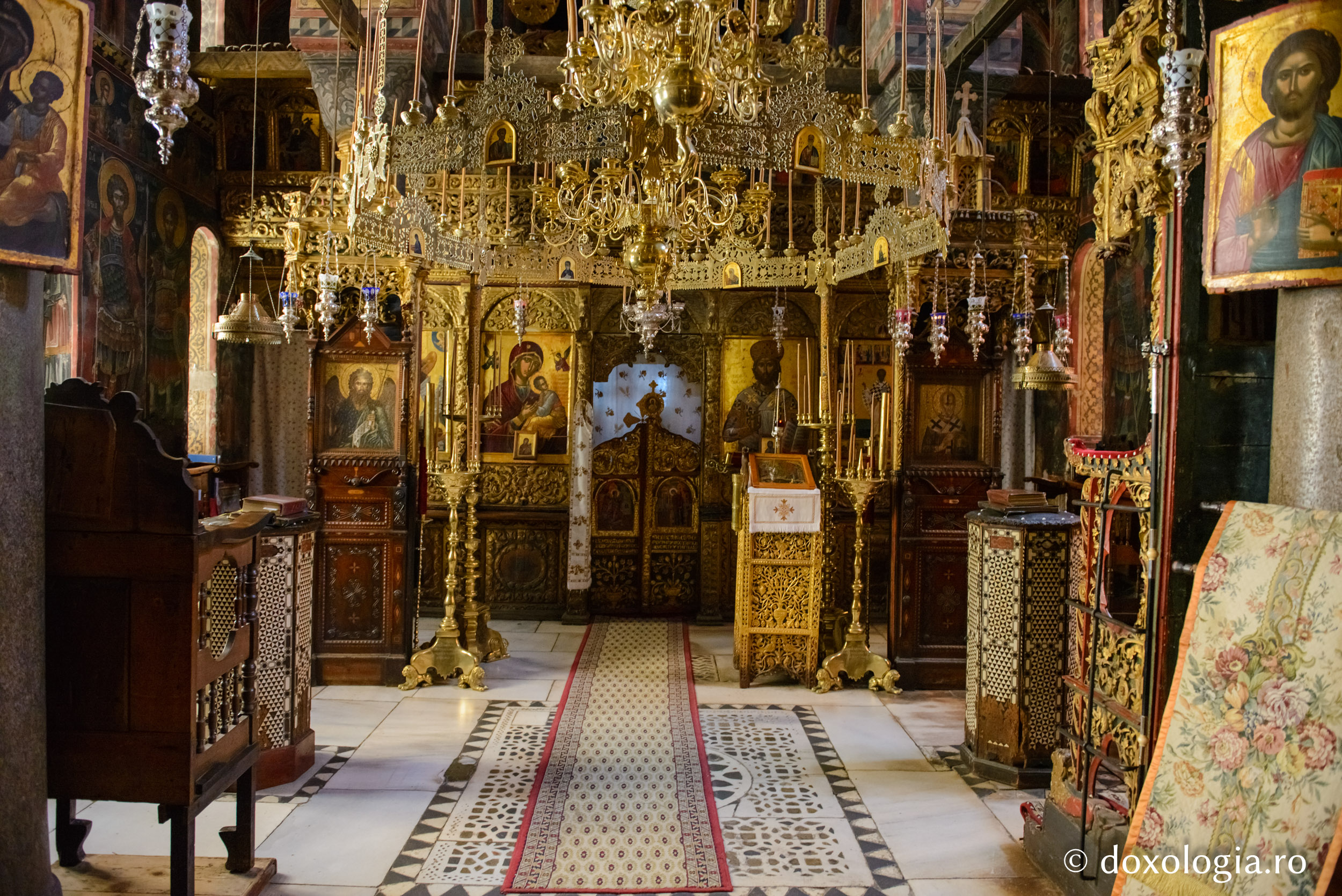 Katholikonul Mănăstirii Stavronikita / Foto: Pr. Silviu Cluci Katholikonul Mănăstirii Stavronikita