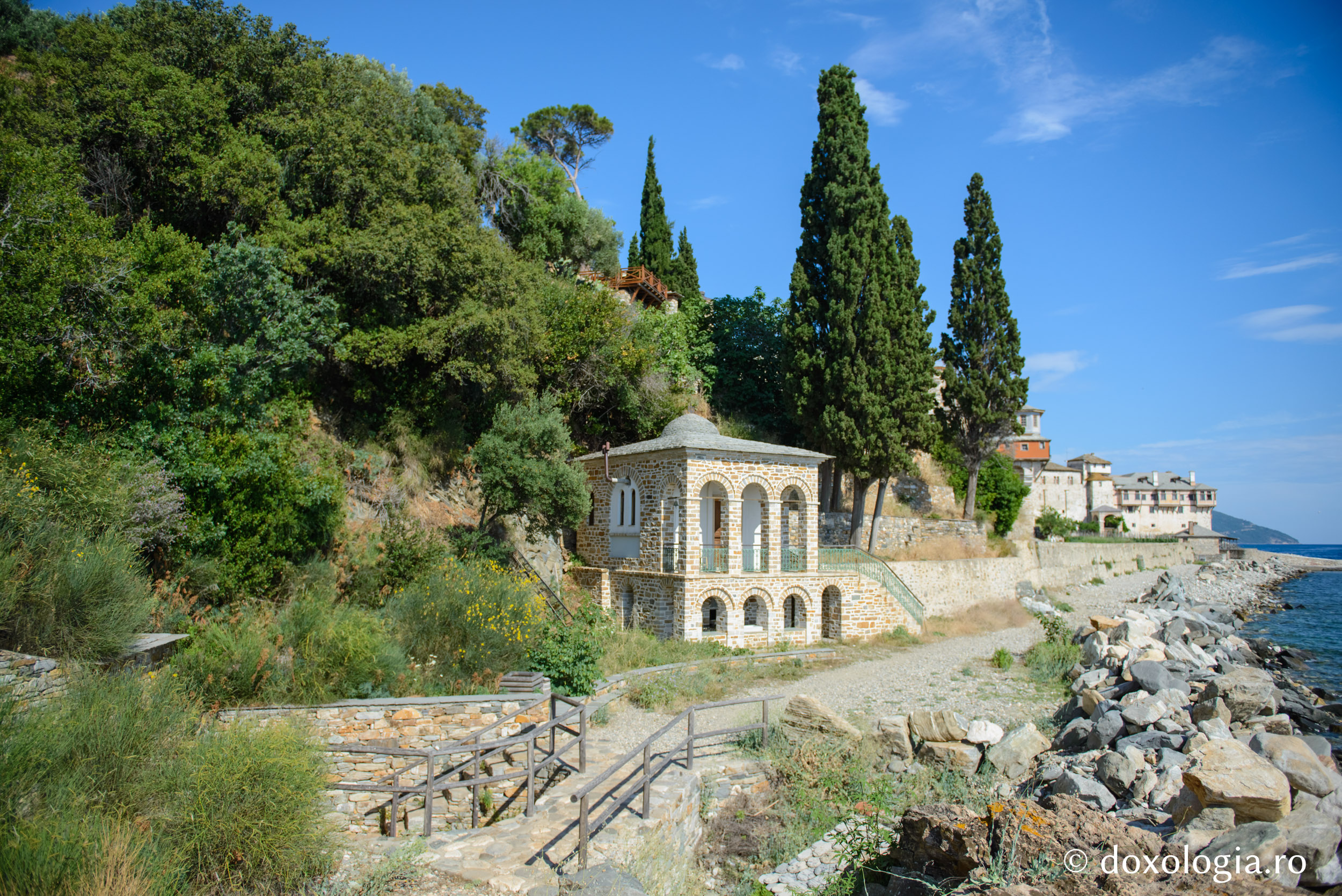 Aghiasma Sfântului Gheorghe de la Mănăstirea Xenofont