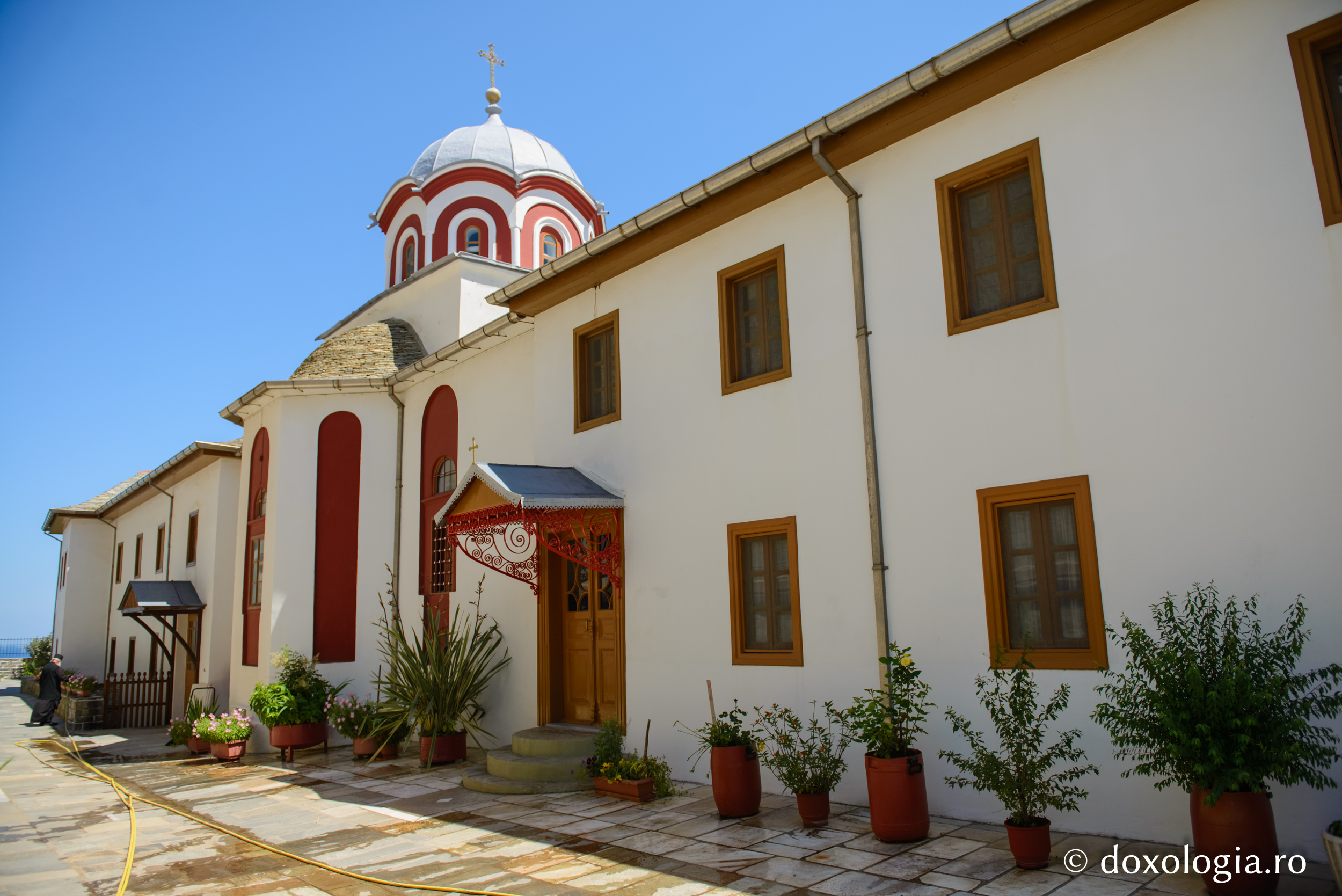 Ansamblul clădirilor Schitului „Sfântul Ilie” – Athos / Foto: Pr. Silviu Cluci Ansamblul clădirilor Schitului „Sfântul Ilie” – Athos