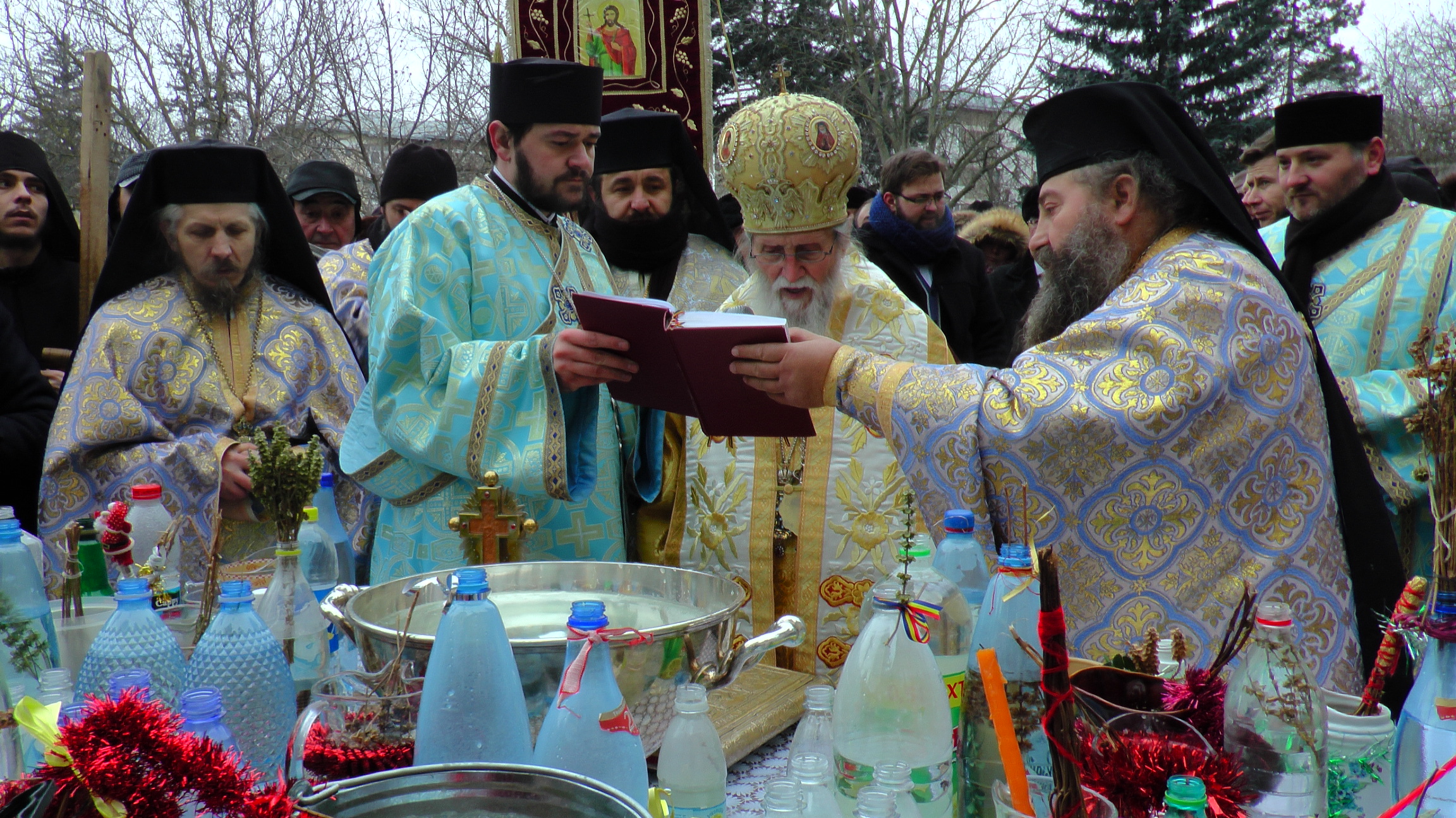 Boboteaza la Suceava: „Orice Taină se primește prin ascultarea de poruncile lui Dumnezeu”