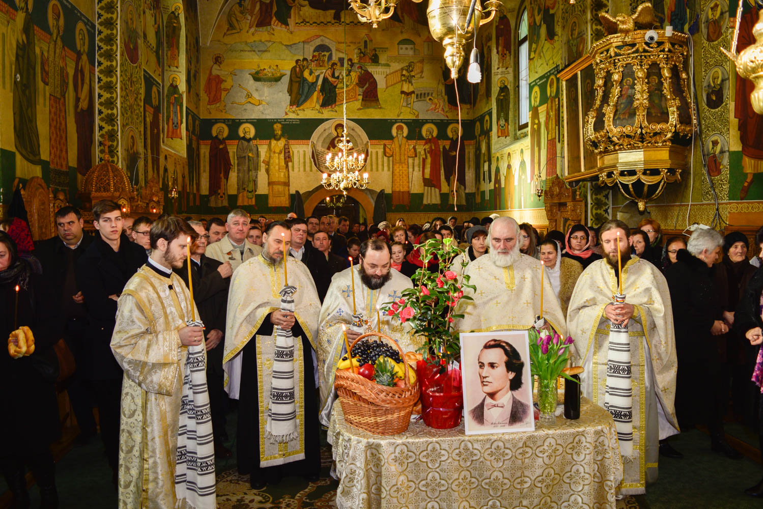 Mihai Eminescu pomenit la Schitul Vovidenia, la împlinirea a 167 de ani de la naștere Mihai Eminescu pomenit la Schitul Vovidenia, la împlinirea a 167 de ani de la naștere