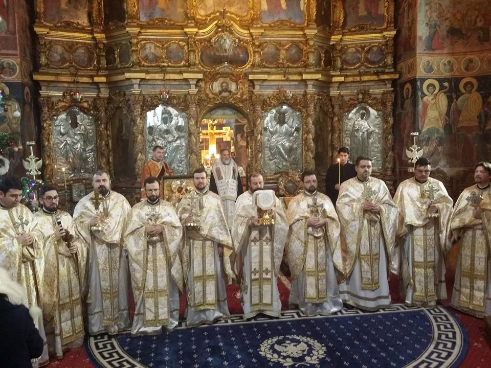 Rugăciuni de mulţumire la catedrala din Roman Rugăciuni de mulţumire la catedrala din Roman