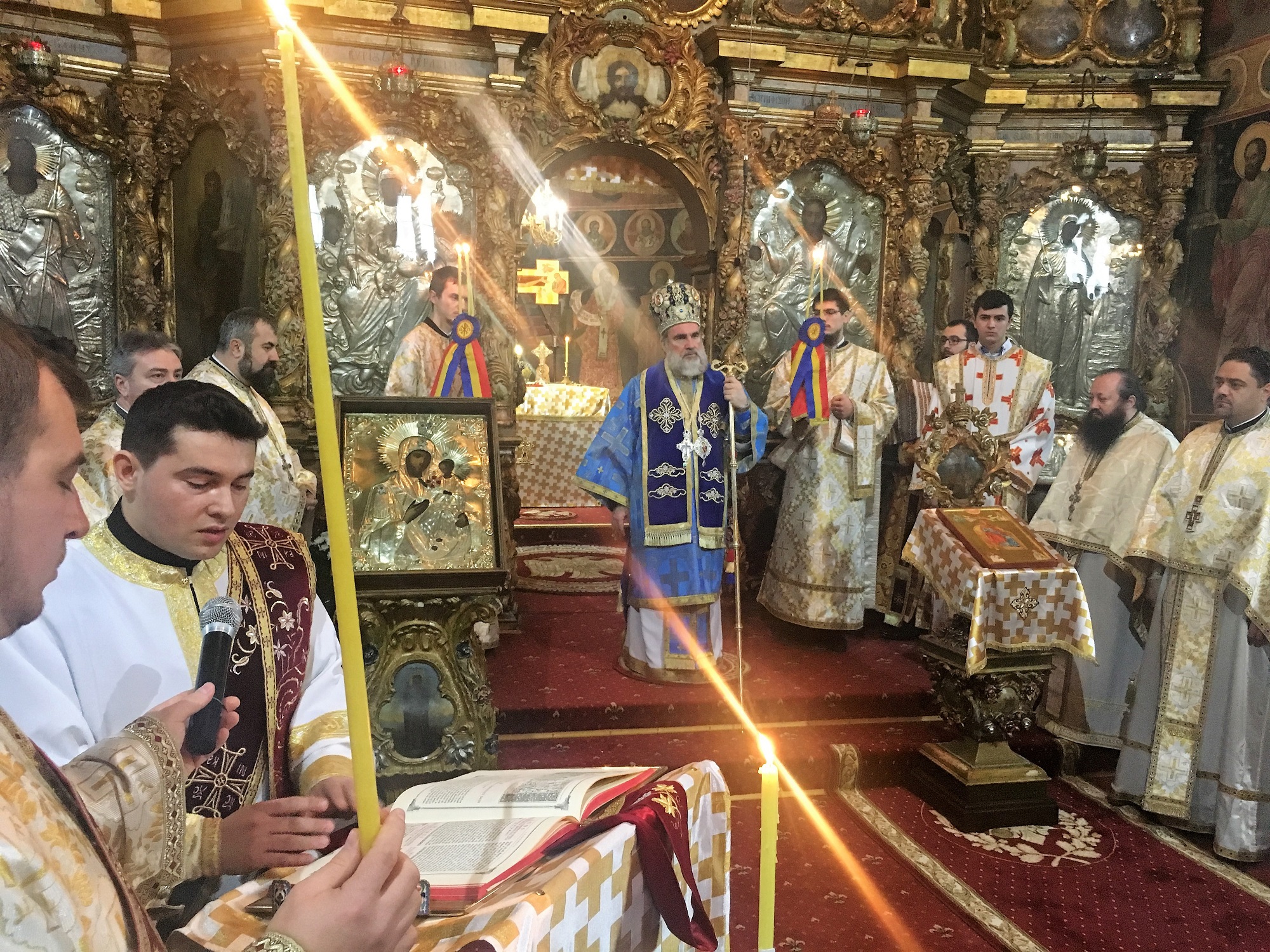 Eparhia Romanului şi Bacăului a sărbătorit Mica Unire