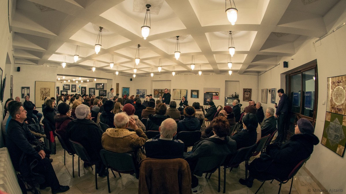 Expoziţia (în)Tineri(re), ediţia a III-a, vernisată la Iaşi