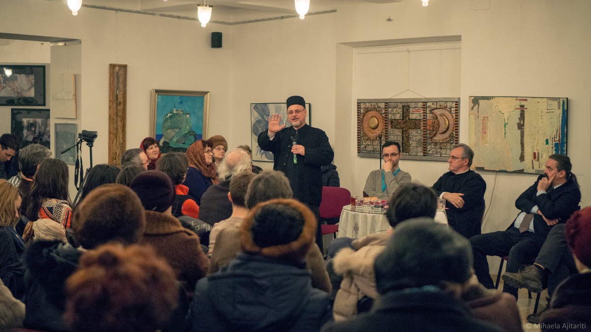 Expoziţia (în)Tineri(re), ediţia a III-a, vernisată la Iaşi