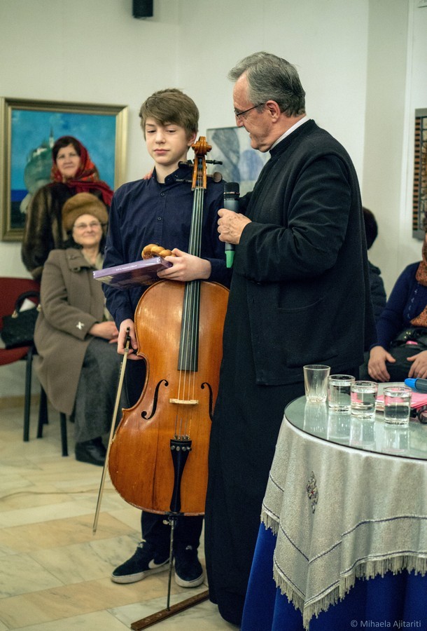 Expoziţia (în)Tineri(re), ediţia a III-a, vernisată la Iaşi