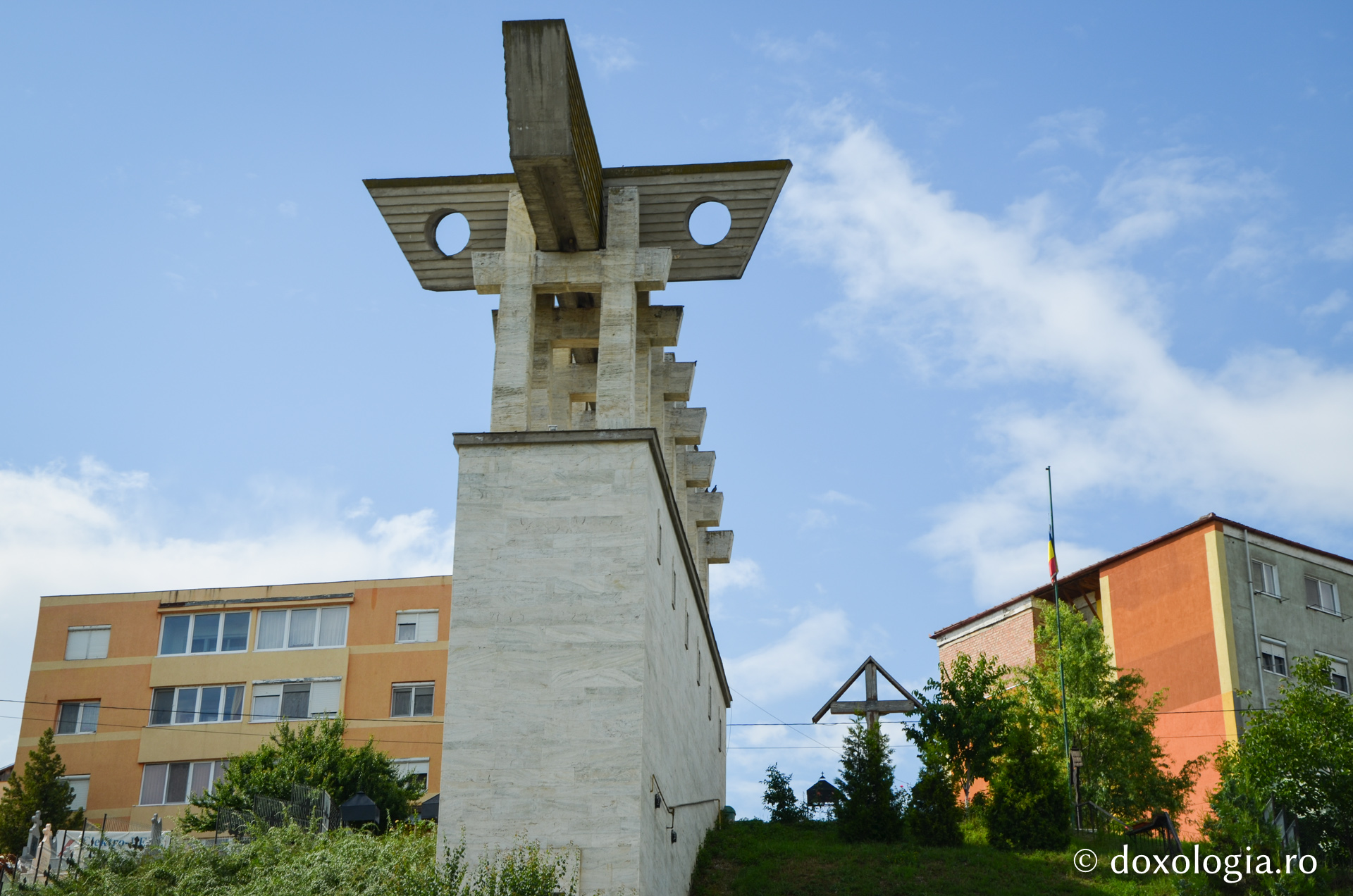 Foto: Ioana Stoian (Foto) Râpa robilor și monumentul dedicat martirilor de la Aiud