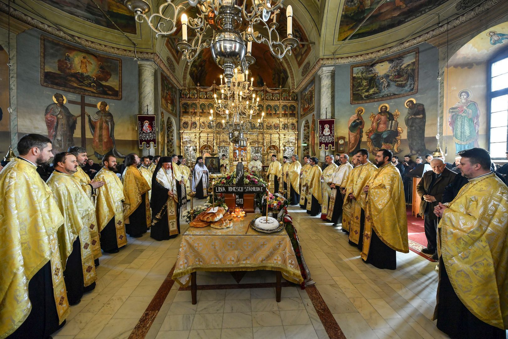 Lidia Stăniloae, condusă pe ultimul drum Lidia Stăniloae, condusă pe ultimul drum