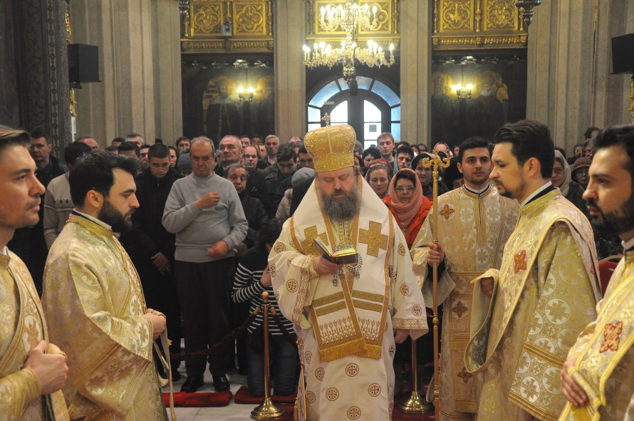 Suntem tentați să îi judecăm pe ceilalți fără a ne judeca vreodată pe noi