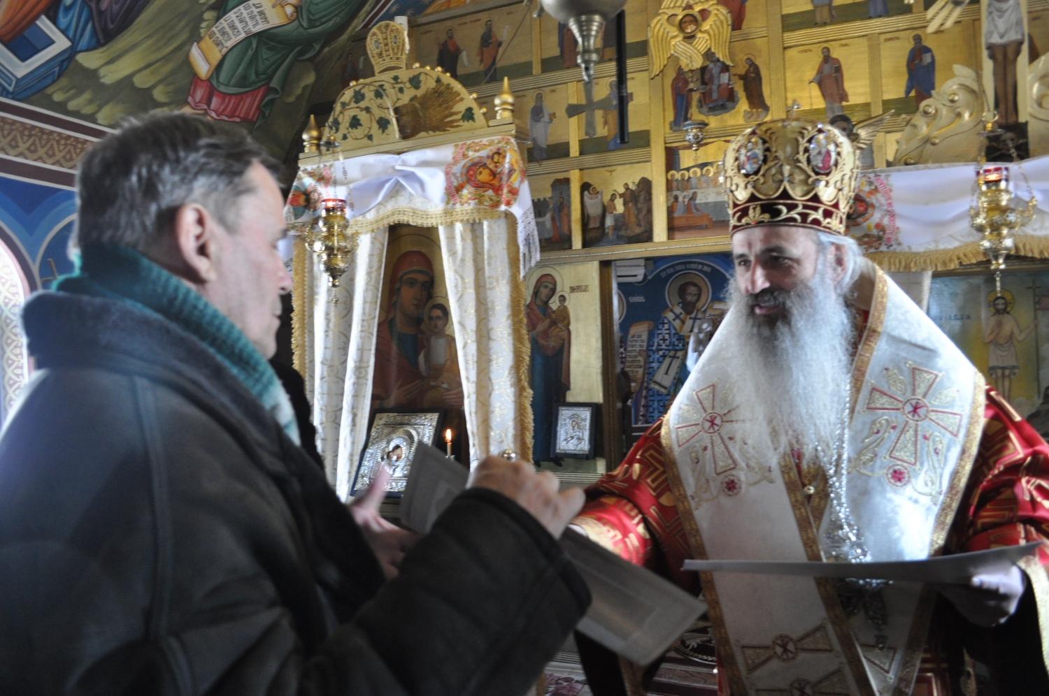 Mitropolitul Moldovei, la Brătuleni: „Dacă Îl iubești pe Dumnezeu, înseamnă că ai putere să-i iubești și pe cei din jurul tău”