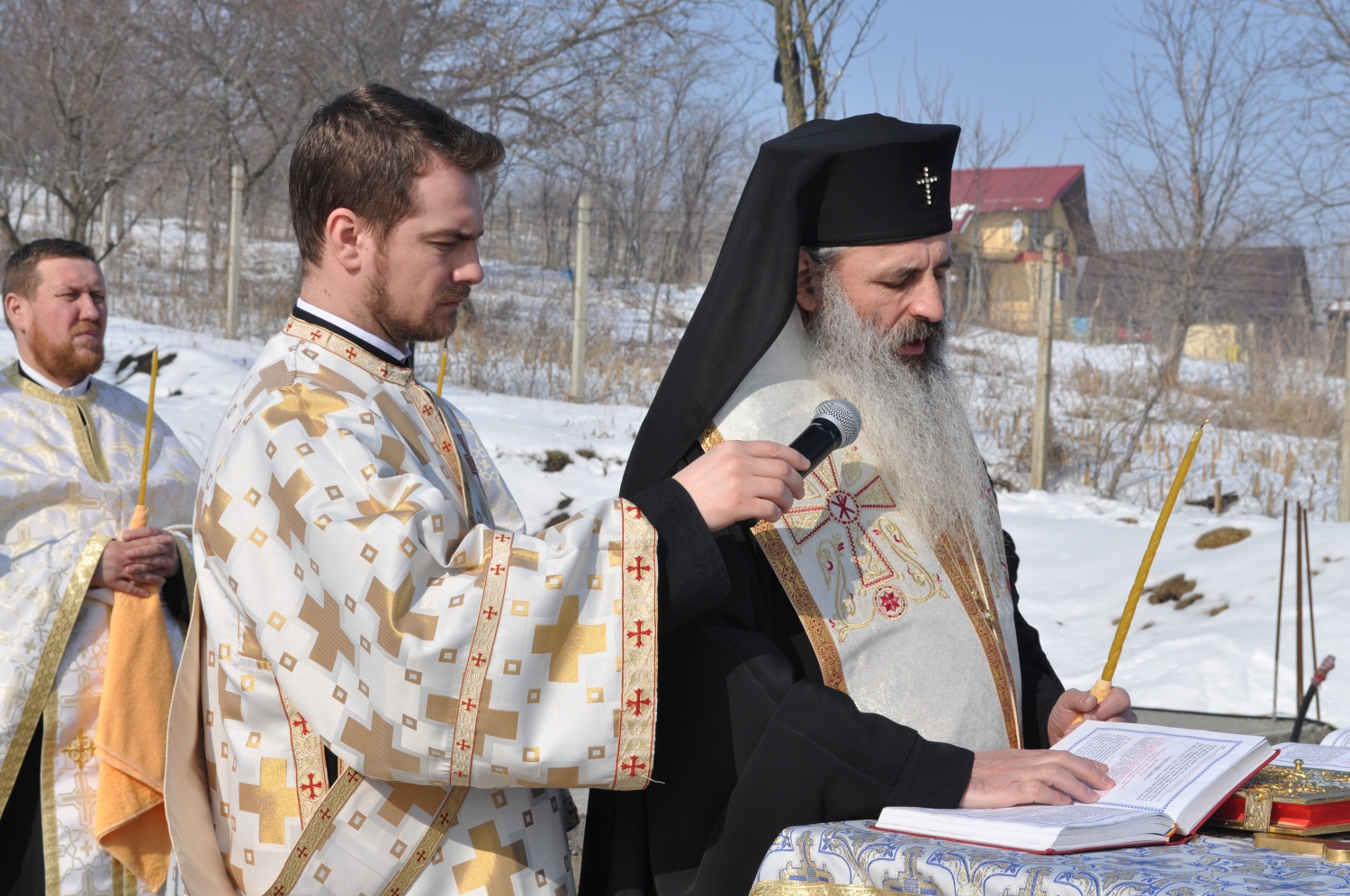 Mitropolitul Moldovei, la Brătuleni: „Dacă Îl iubești pe Dumnezeu, înseamnă că ai putere să-i iubești și pe cei din jurul tău”