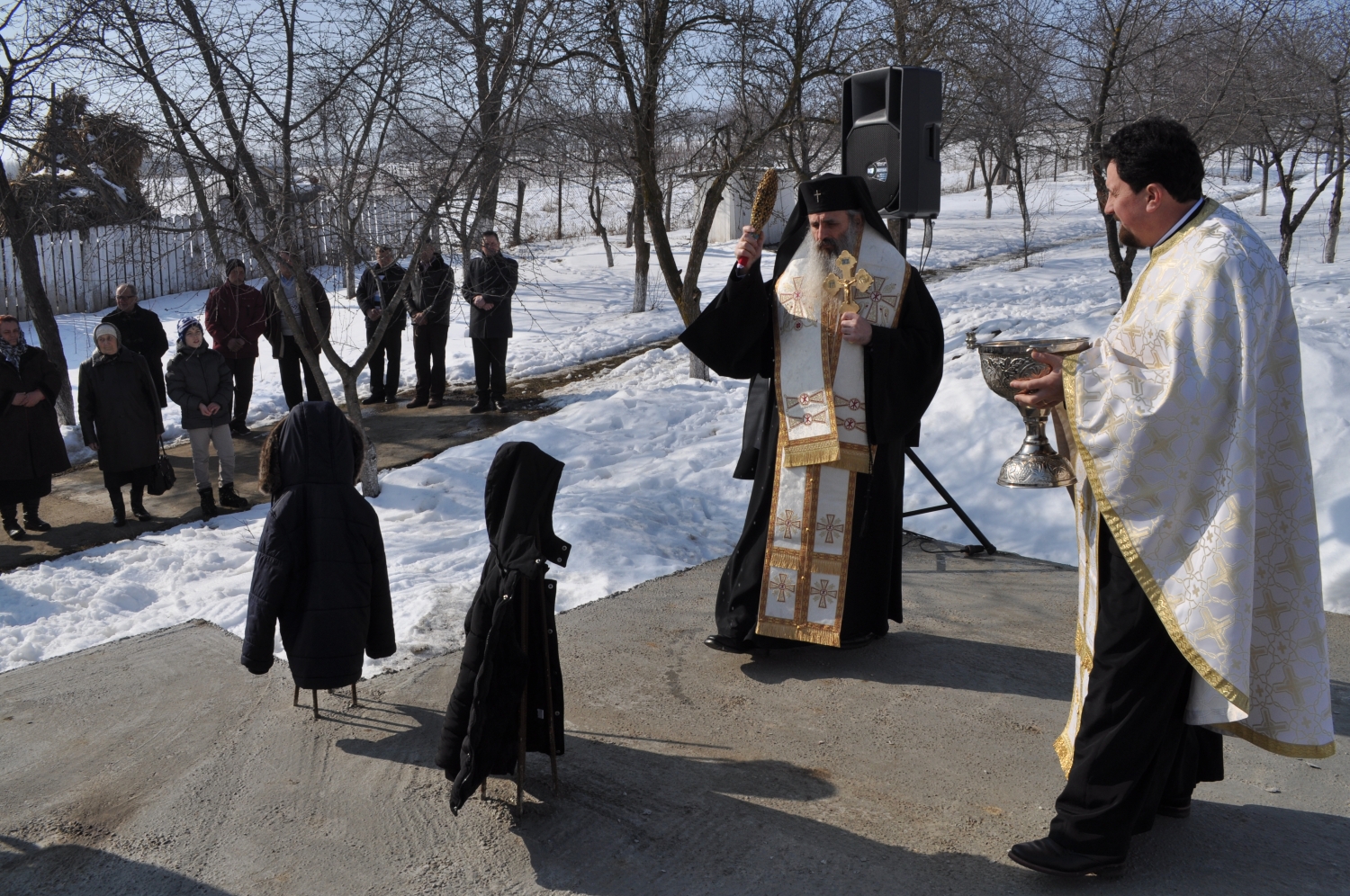 Mitropolitul Moldovei, la Brătuleni: „Dacă Îl iubești pe Dumnezeu, înseamnă că ai putere să-i iubești și pe cei din jurul tău”