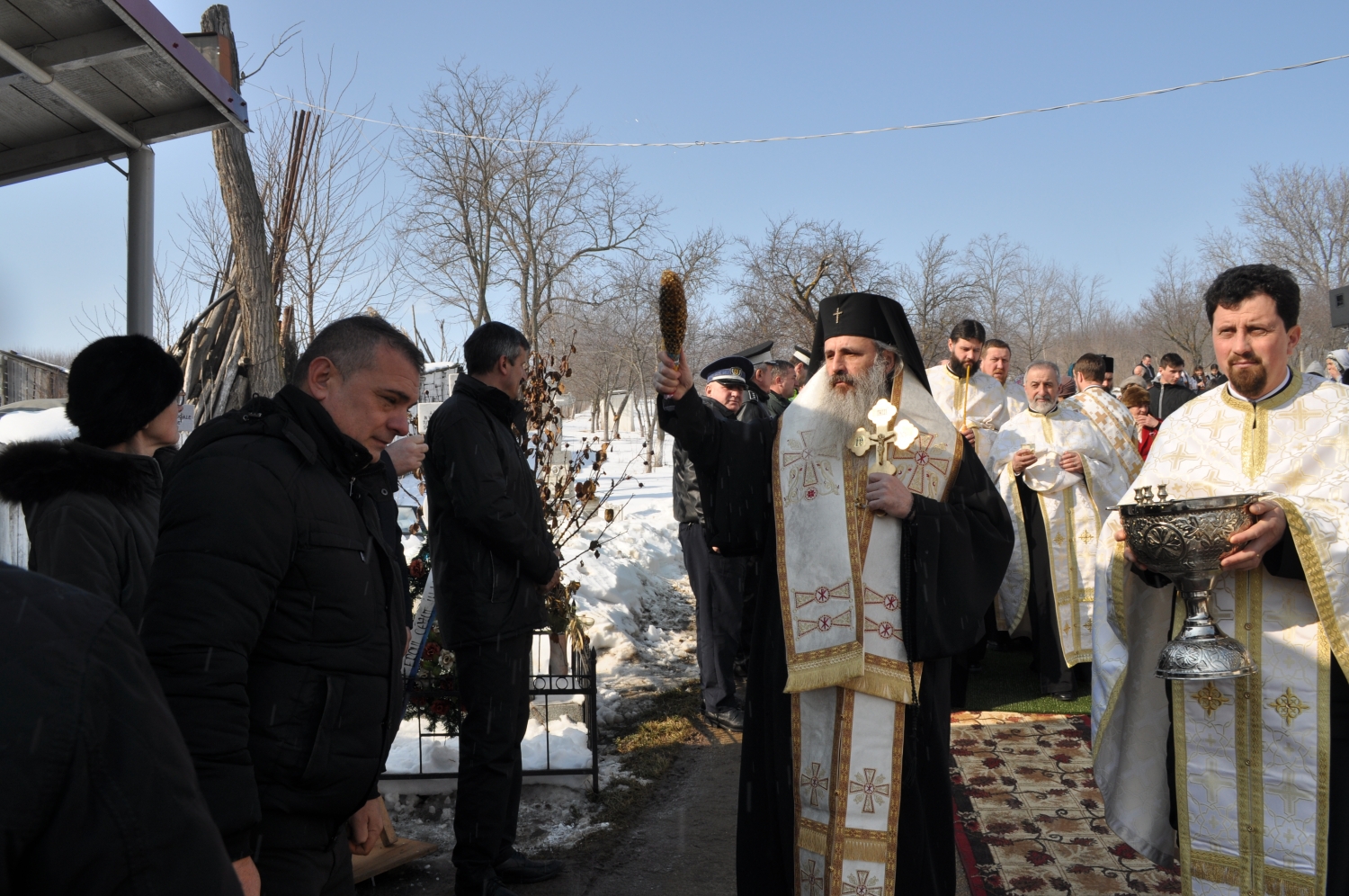 Mitropolitul Moldovei, la Brătuleni: „Dacă Îl iubești pe Dumnezeu, înseamnă că ai putere să-i iubești și pe cei din jurul tău”
