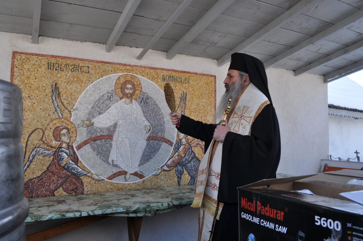 Mitropolitul Moldovei, la Brătuleni: „Dacă Îl iubești pe Dumnezeu, înseamnă că ai putere să-i iubești și pe cei din jurul tău”